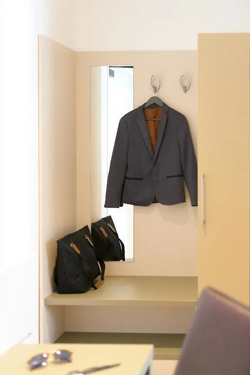 אונאי-סו-בואה Hotel Le Saint Germain 3*,
